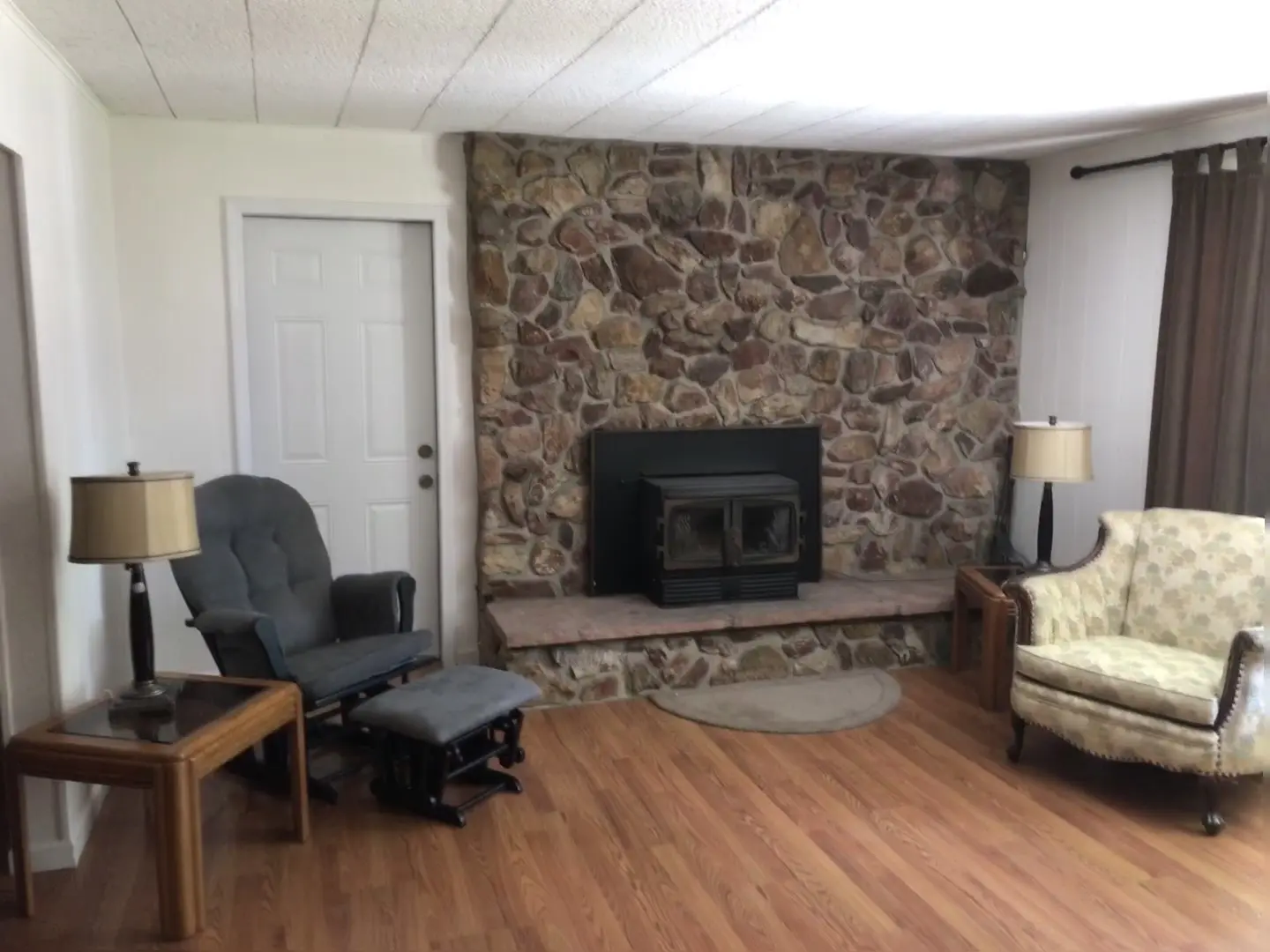 Riverview Suite fireplace area